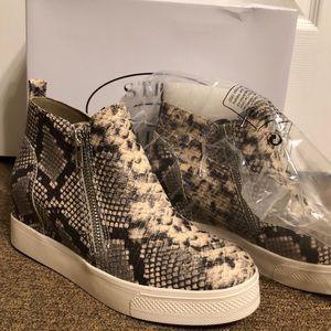 NIB Steve Madden Wedgie In Natural Snake Size 10